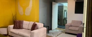 ویلای تک خواب با مکانی شیشه ای در حیاط ویلای تک خواب با مکانی شیشه ای در حیاط