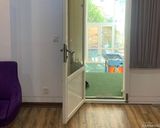 ویلای تک خواب با مکانی شیشه ای در حیاط ویلای تک خواب با مکانی شیشه ای در حیاط