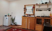 کلبه چوبی نقلی گلها کلبه چوبی نقلی گلها