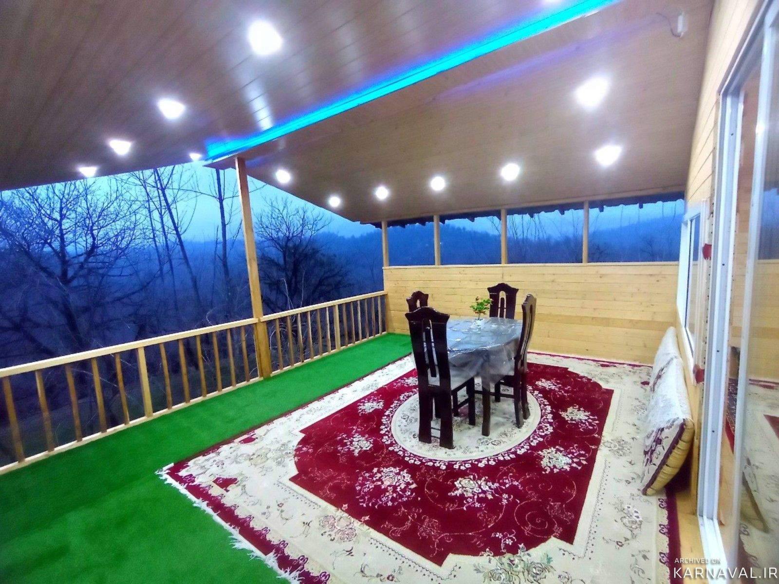 کلبه چوبی تو دل جنگل و دریا