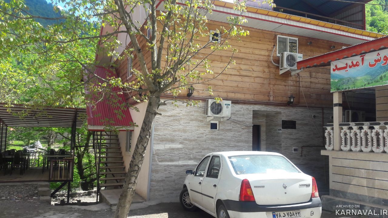 واحد چوبی جنگلی لب رودخانه واحد چوبی جنگلی لب رودخانه