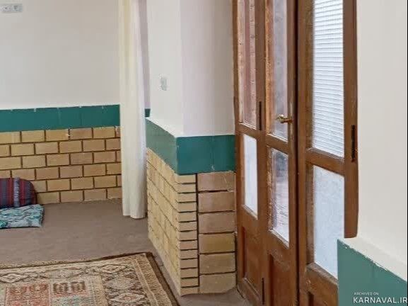 اقامتگاه بومگردی کاوه آهنگر (اتاق شاه نشین)