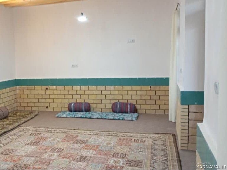 اقامتگاه بومگردی کاوه آهنگر (اتاق شاه نشین)