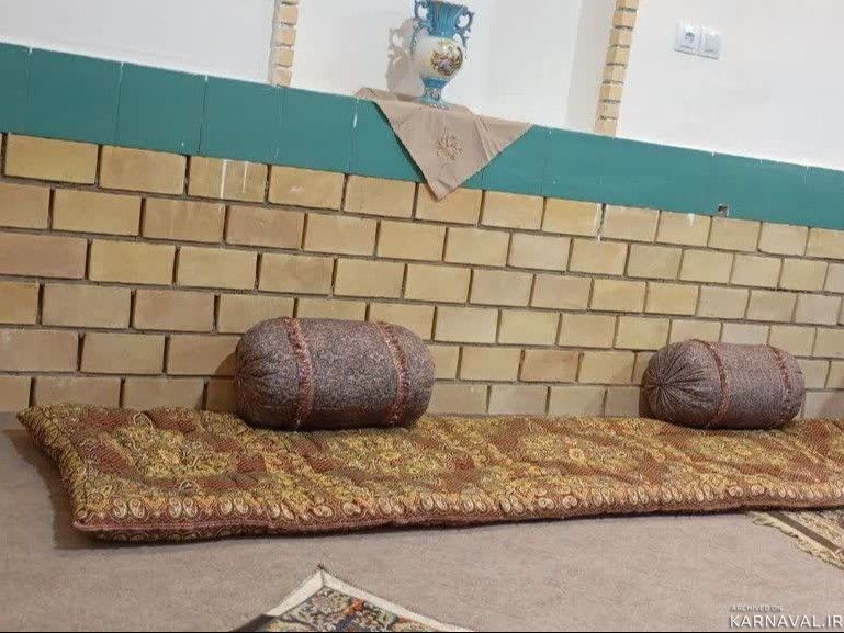 اقامتگاه بومگردی کاوه آهنگر (اتاق شاه نشین)
