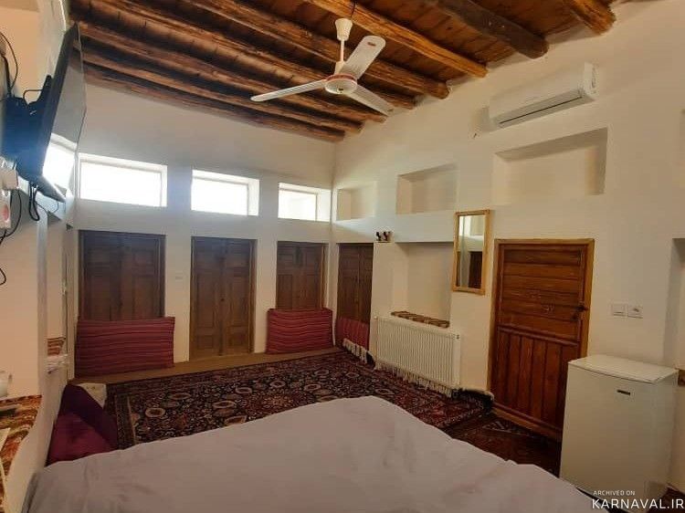 اقامتگاه سنتی افوشتا (اتاق سه‌دری)