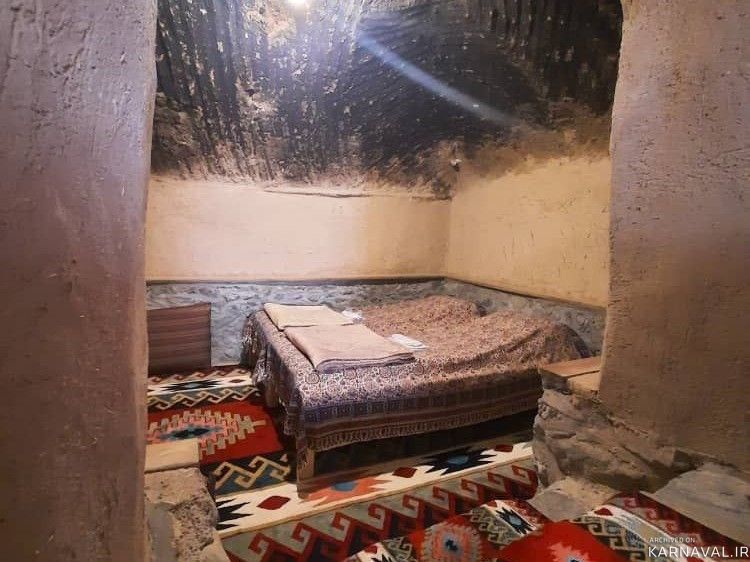 اقامتگاه سنتی افوشتا (اتاق کاریزا)