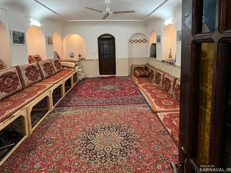 اقامتگاه تاریخی خانه سمنانی ها "اتاق کرسی"