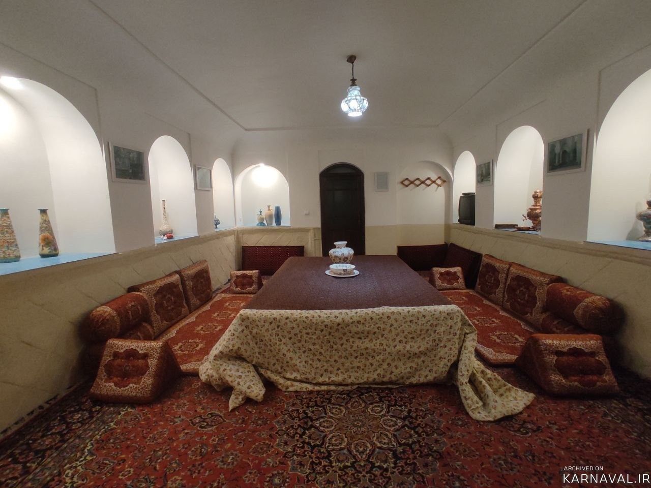 اقامتگاه تاریخی خانه سمنانی ها "اتاق کرسی"