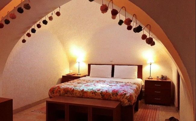 "اقامتگاه بومگردی خانه سه نیک ( گردآفرید )" "اقامتگاه بومگردی خانه سه نیک ( گردآفرید )"