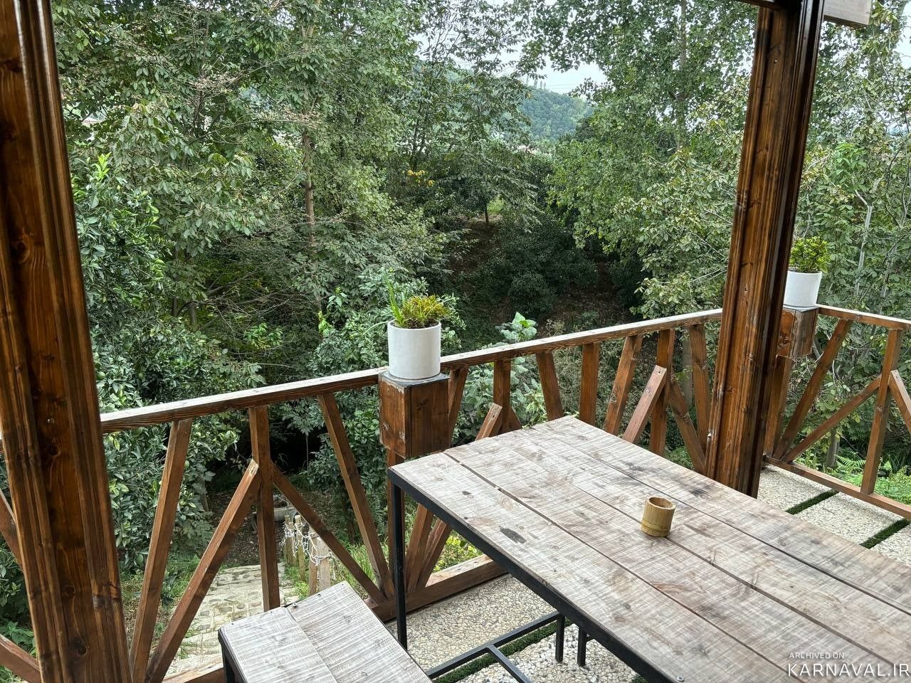 کلبه سوئیسی چوبی عروس