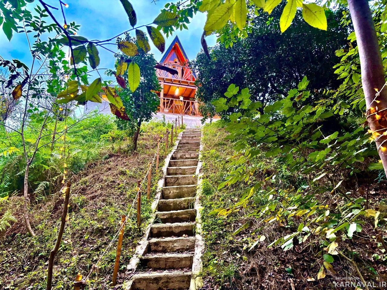 کلبه سوئیسی چوبی عروس