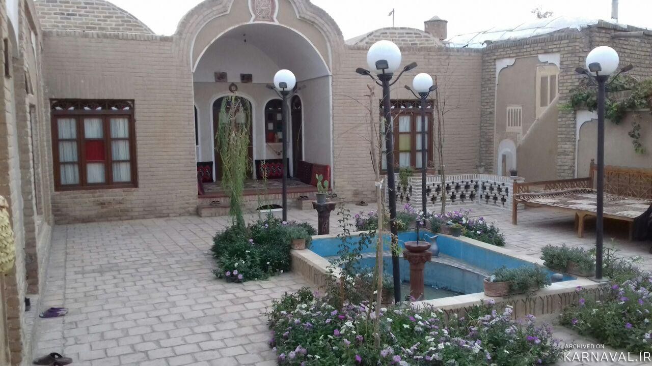 اقامتگاه بومگردی گلستان
ادیب اتاق شاه نشین اقامتگاه بومگردی گلستان
ادیب اتاق شاه نشین