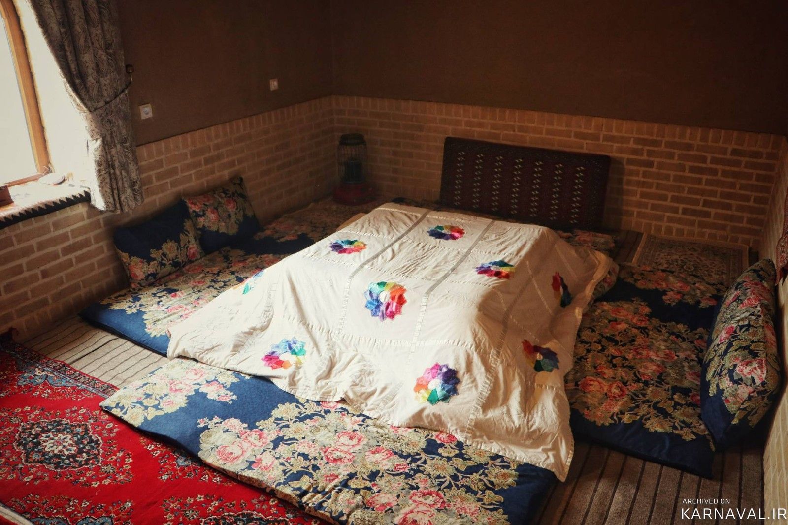اقامتگاه بومگردی قنات ابراهیم آباد "اتاق خونه قالی"