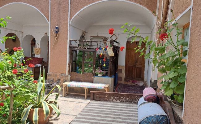 بوم گردی خالو عباس "اتاق اهر" بوم گردی خالو عباس "اتاق اهر"
