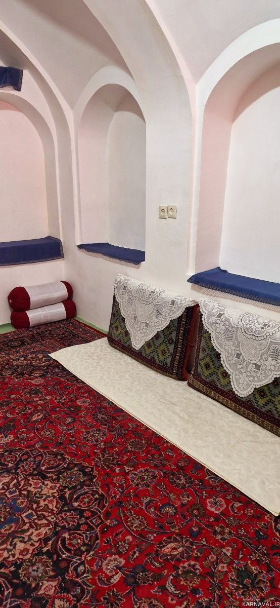 اقامتگاه بومگردی دژ گلی "اتاق شاه نشین"