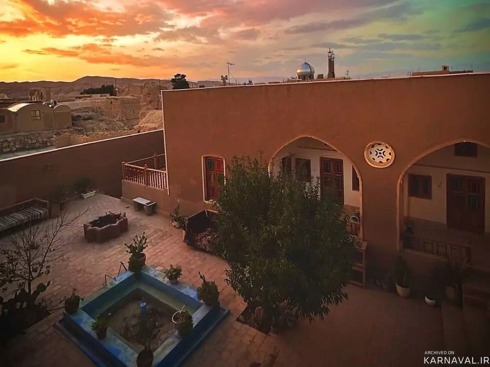اقامتگاه بومگردی دژ گلی "اتاق شاه نشین"