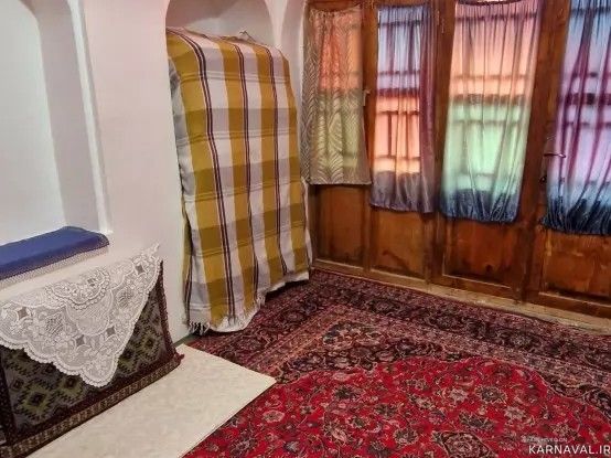 اقامتگاه بومگردی دژ گلی "اتاق شاه نشین"