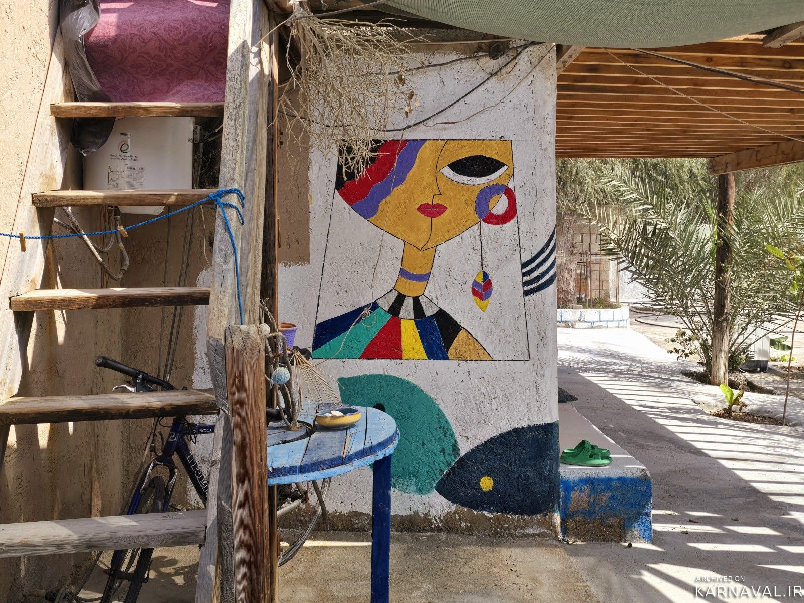 بومگردی مدالی "اتاق کلبه چوبی"