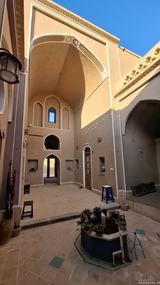 اقامتگاه بومگردی استاد حسین اردکانی "اتاق دکتر اقبالی " اقامتگاه بومگردی استاد حسین اردکانی "اتاق دکتر اقبالی "