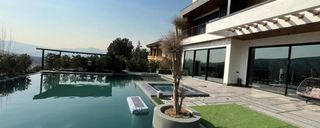 عمارت "گلدن استار" در لواسان بزرگ عمارت "گلدن استار" در لواسان بزرگ