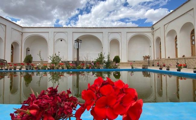مجموعه اقامتی افصح الدوله "اتاق بدر الملوک" مجموعه اقامتی افصح الدوله "اتاق بدر الملوک"