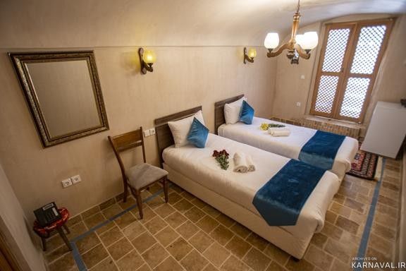 عمارت آقائی "اتاق 102" عمارت آقائی "اتاق 102"