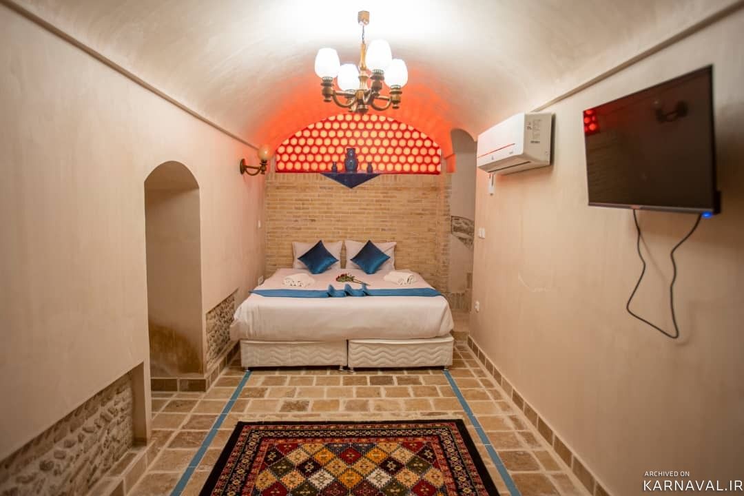 عمارت آقائی "اتاق 104"