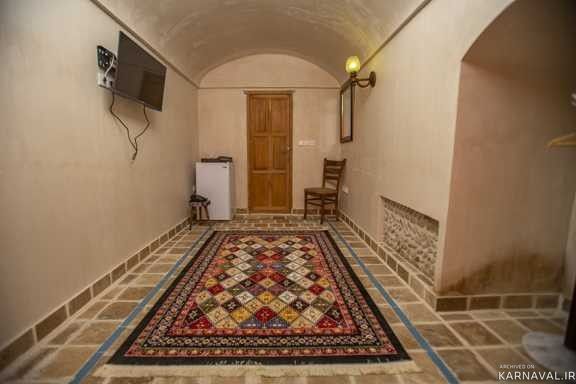 عمارت آقائی "اتاق 104"