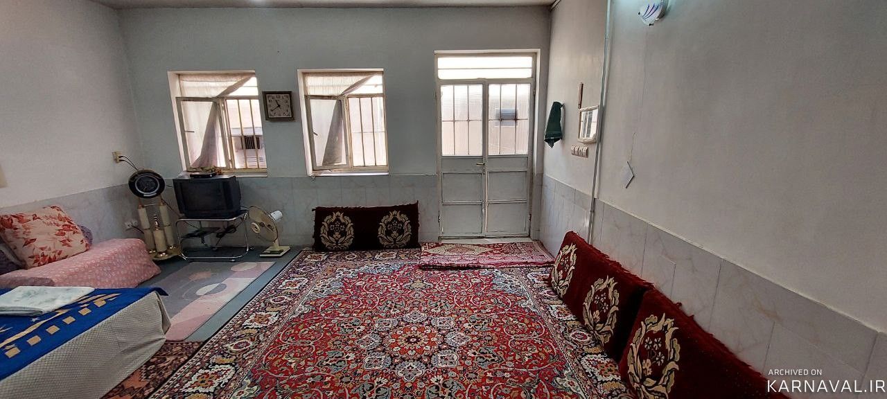 منزل دربست نزدیک مقبره خیام، عطار و کمال الملک