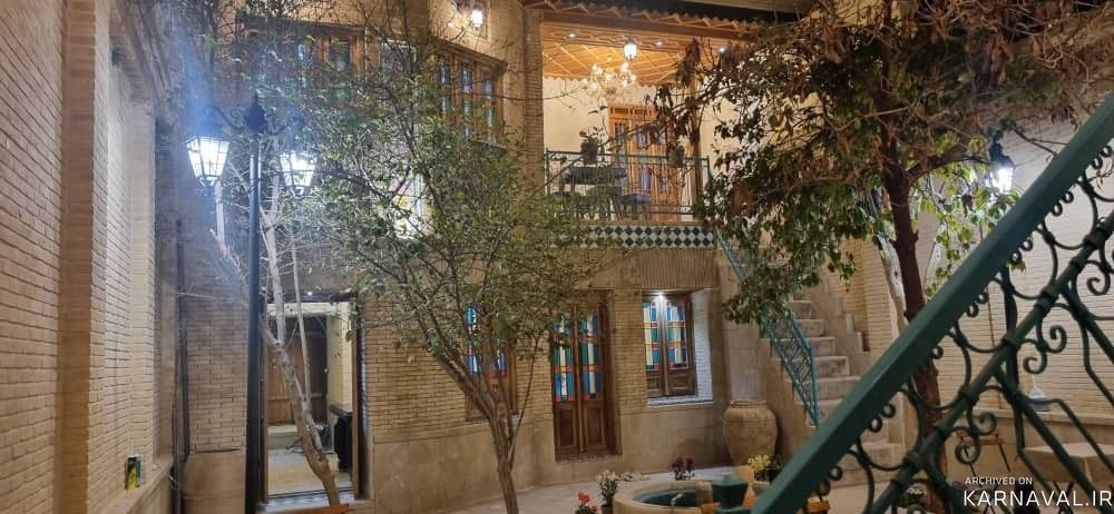 اقامتگاه بوم گردی طاقستاره "اتاق لاله" اقامتگاه بوم گردی طاقستاره "اتاق لاله"