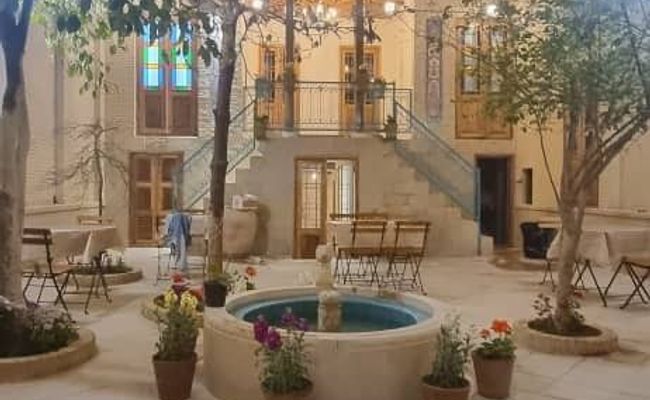 اقامتگاه بوم گردی طاقستاره "اتاق نسترن" اقامتگاه بوم گردی طاقستاره "اتاق نسترن"