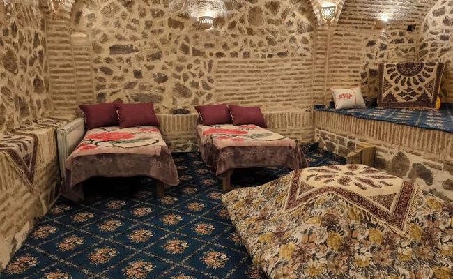 اقامتگاه بومگردی شاه عباسی بلاباد "اتاق بزرگ" اقامتگاه بومگردی شاه عباسی بلاباد "اتاق بزرگ"