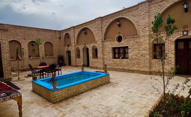 اقامتگاه سنتی بابابزرگ در "میمه" اقامتگاه سنتی بابابزرگ در "میمه"