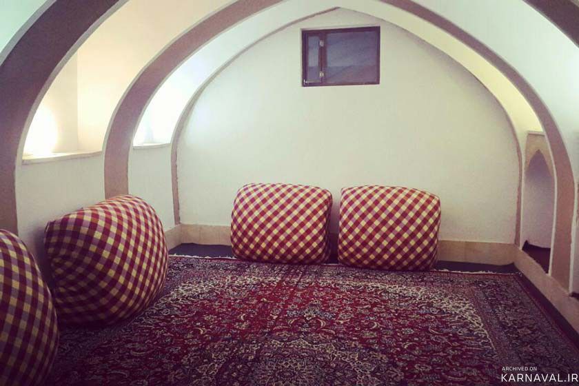 اقامتگاه بومگردی "خشت و ماه" اتاق رُناس