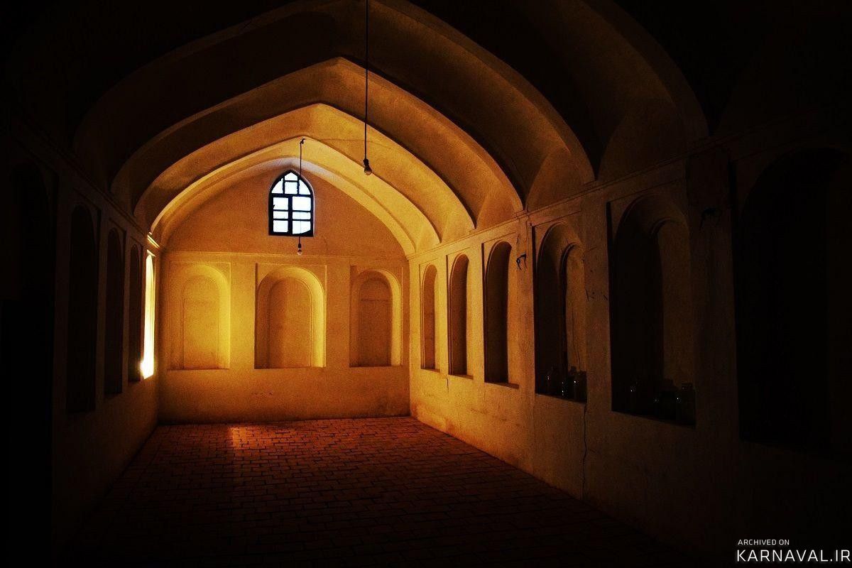 اقامتگاه بومگردی "رستم" اتاق مروارید