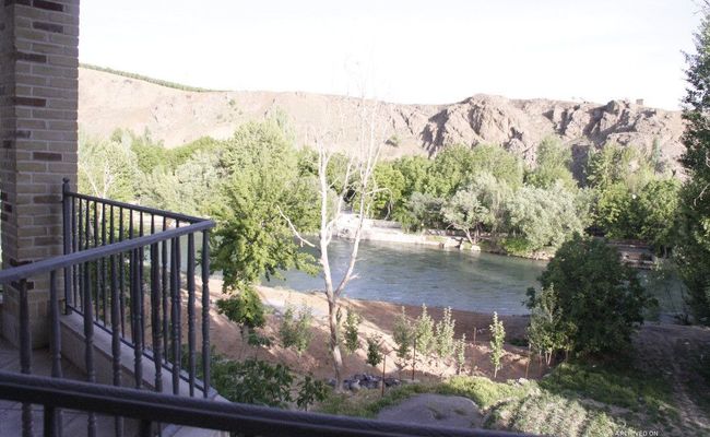 ویلای دوخوابه سنتی کنار آب چهل ایوان دواول ویلای دوخوابه سنتی کنار آب چهل ایوان دواول