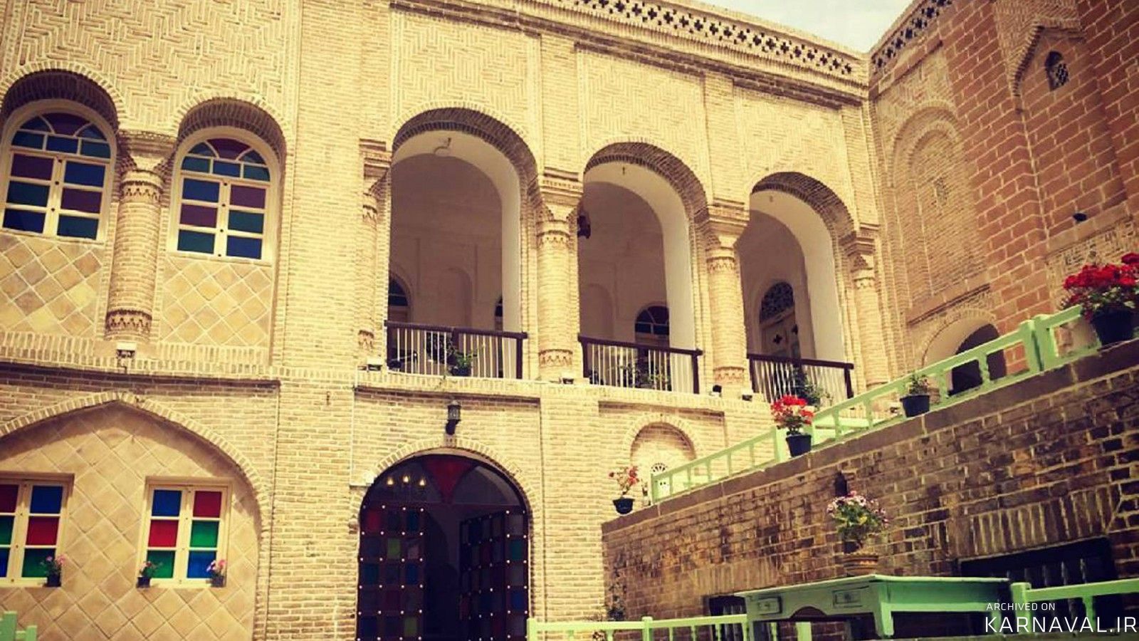 اقامتگاه سنتی "طبیب" اتاق بیرونی