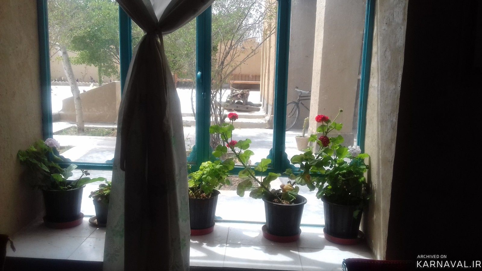 اقامتگاه بومگردی موبد(اتاق شومینه هیزمی)