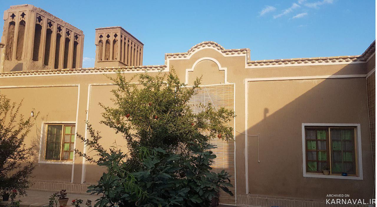 اقامتگاه"عارف و ماهرخ" اتاق بادگیر اقامتگاه"عارف و ماهرخ" اتاق بادگیر