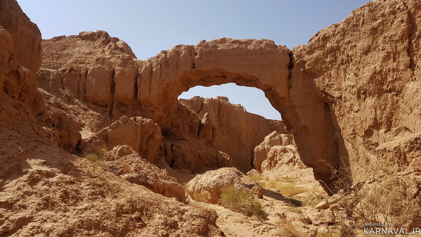 اقامتگاه"عارف و ماهرخ" اتاق همایون اقامتگاه"عارف و ماهرخ" اتاق همایون