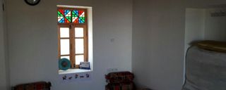 اقامتگاه "قلعه مهر توران" اتاق وسطی اقامتگاه "قلعه مهر توران" اتاق وسطی