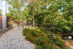 ویلا دوخواب در باغ بهادران ویلا دوخواب در باغ بهادران