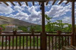 اقامتگاه بومگردی "چنارستان" اتاق شقایق اقامتگاه بومگردی "چنارستان" اتاق شقایق