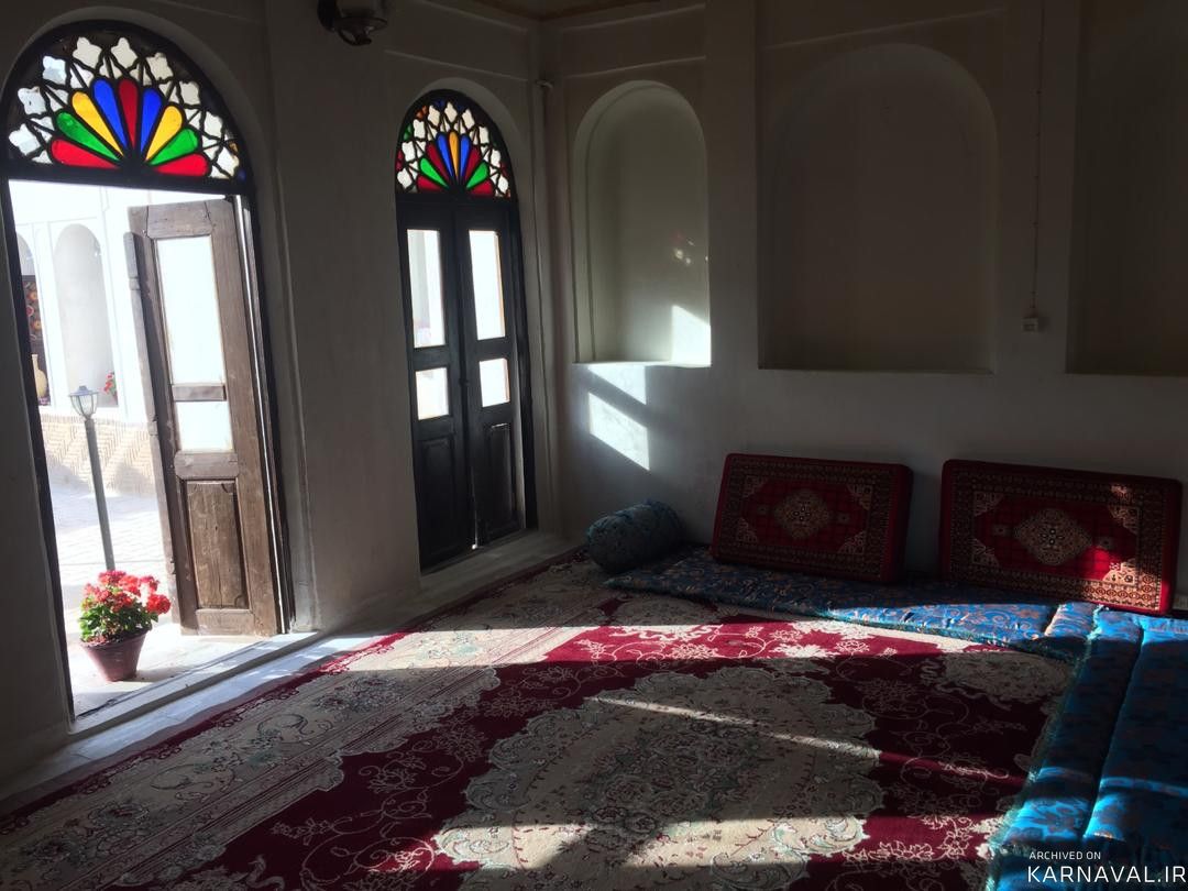 اقامتگاه سنتی "جاوید" اتاق پنج دری 1