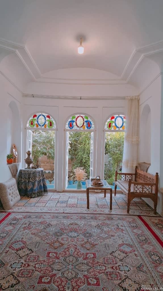 بومگردی"عمارت بانو" اتاق سه‌دری + صبحانه و پارکینگ