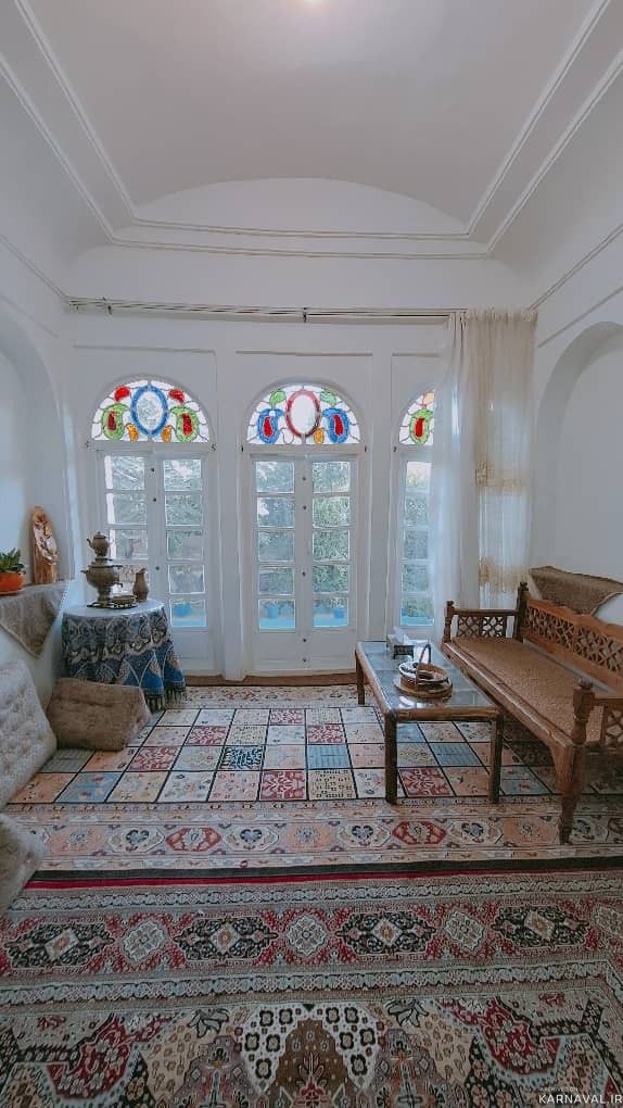 بومگردی"عمارت بانو" اتاق سه‌دری + صبحانه و پارکینگ