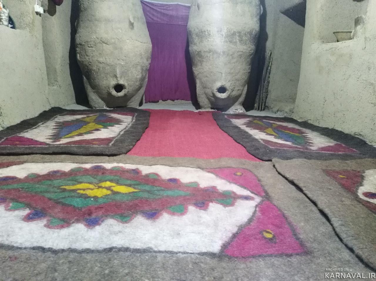 اقامتگاه بومگردی"زاغ بور"اتاق سنتی8متری