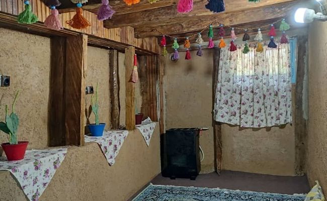 اقامتگاه بومگردی "ماه نشین"اتاق چشمه سر اقامتگاه بومگردی "ماه نشین"اتاق چشمه سر