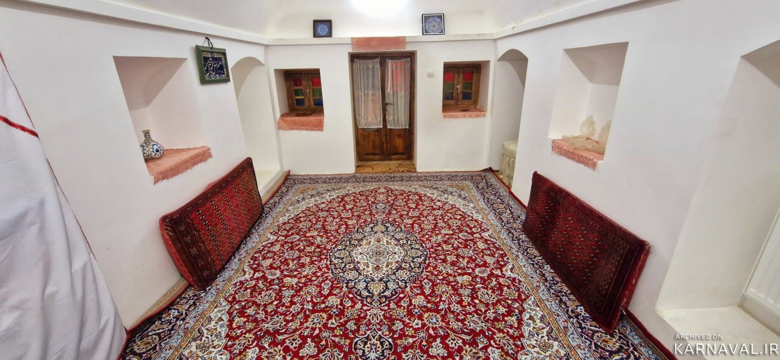 اقامتگاه "عمارت دژ گلی" اتاق مسافر کویر اقامتگاه "عمارت دژ گلی" اتاق مسافر کویر