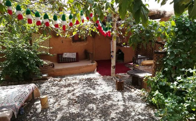 بومگردی "چشمه ناز ونک" اتاق 40 متری 2 بومگردی "چشمه ناز ونک" اتاق 40 متری 2